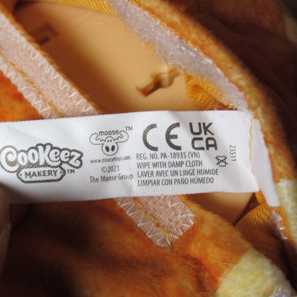 plush cookeez makery freezy cakez unicorn 2023 moose toys (W5973) - Picture 10 of 11
